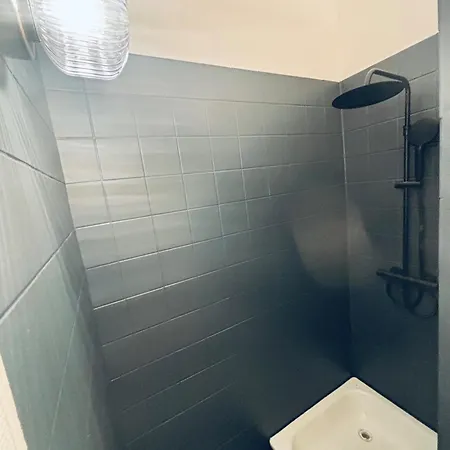 Cosy Station דירה